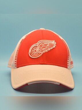 Reebok Detroit Red Wings Mesh Stretch Fit Cap S/M